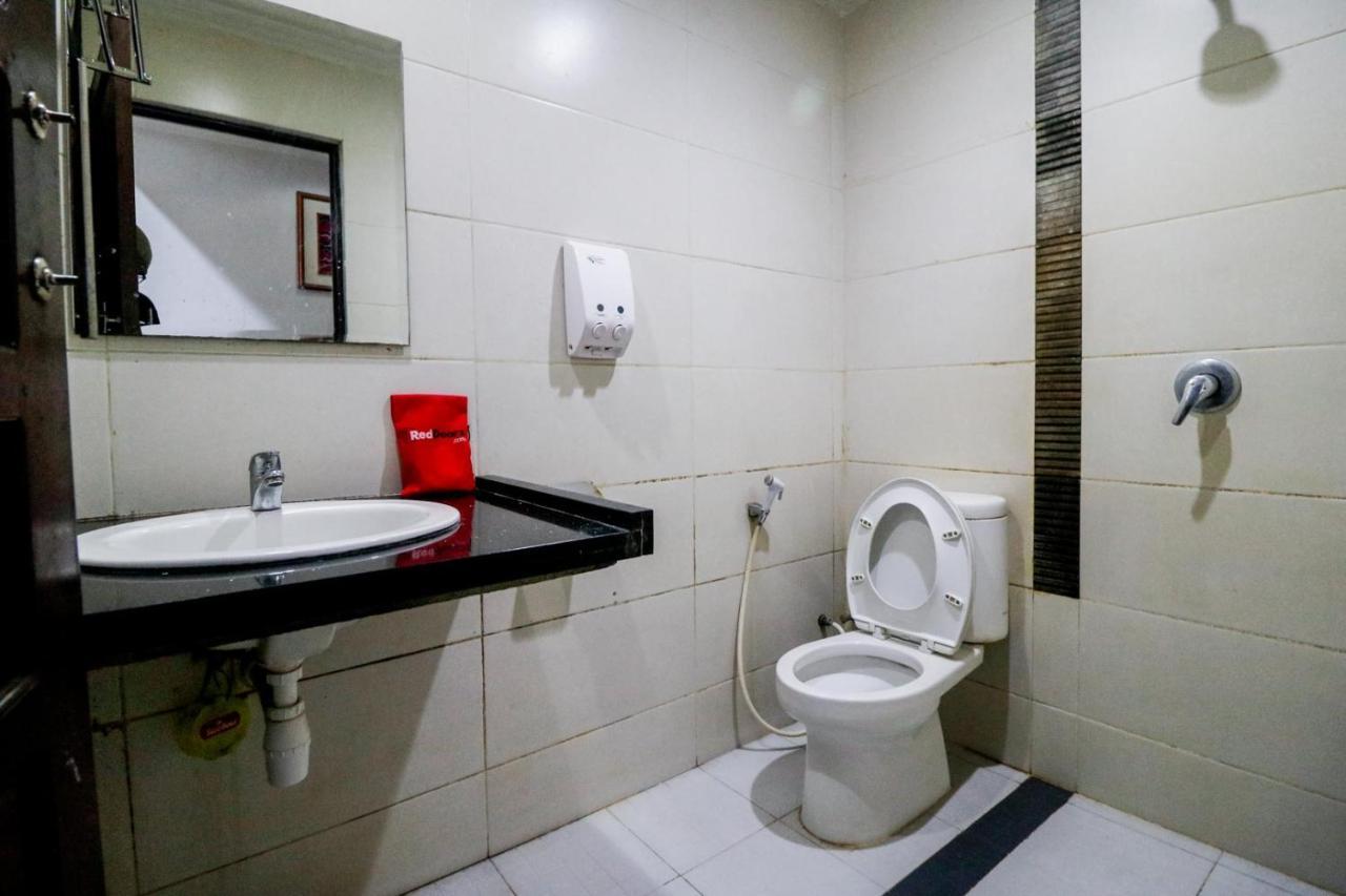 Hotel Reddoorz @ Tengah